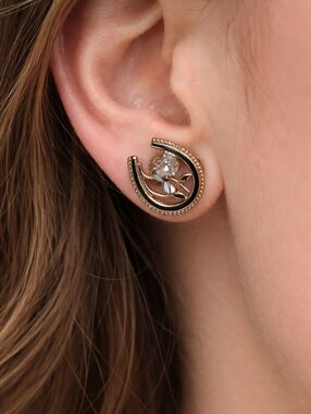 Vintage Black Enamel Rhinestone Screwback Earrings Gold Tone Floral 1/2 Inch